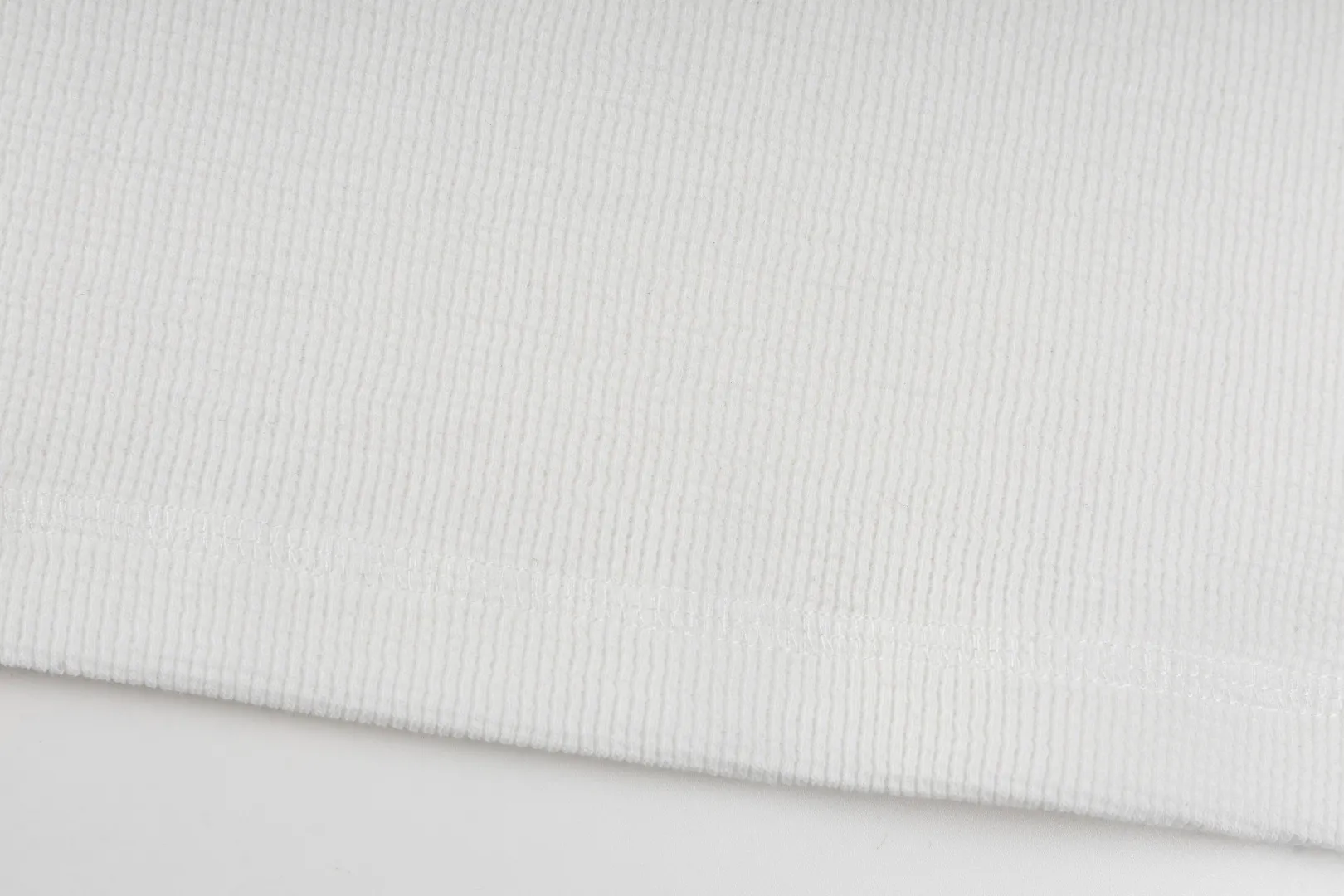 P196 #R79 Ralph Lauren/Ralph Lauren Waffle Henley Collar Open Button Sweater Exclusive Henry Collar Waffle Series Open Bust Sweater Exclusively customized with original grade waffle fabric, 100% cotton yarn imported machine-dyed weaving process, full texture, all collars, cuffs and hems are fixed and woven threads, full of high-quality quality, can be worn alone or matched, classic hot style Color Navy Blue Dark Gray Black White SIZE: S M L XL Shoulder width: 51.5/53/54.5/56 Bust: 108/112/116/120 Sleeve length: 60/61/62/63 Clothing length: 66.5/68/69.5/71